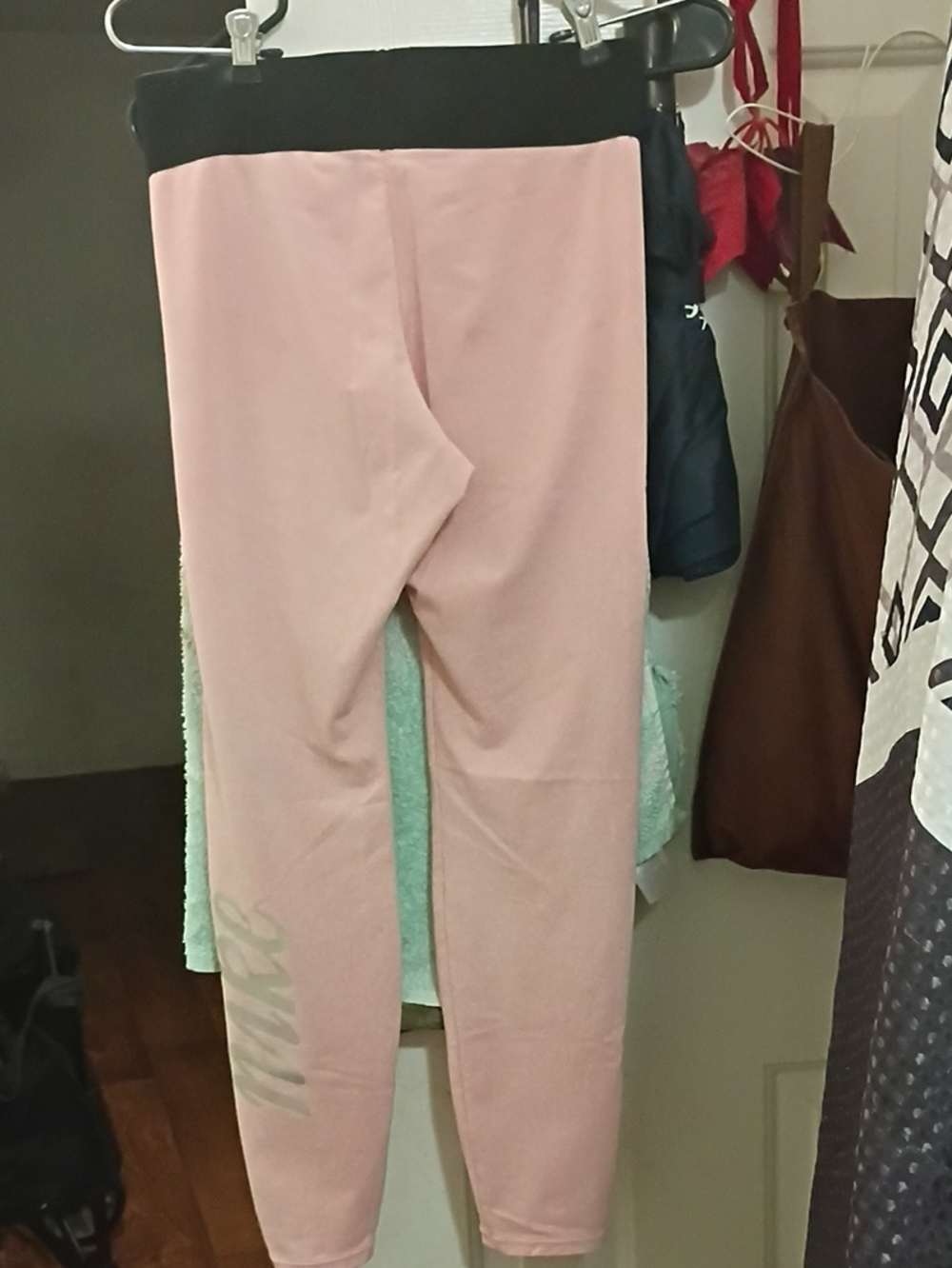 Nike Pink High-Waist Leggings with Black Waistband